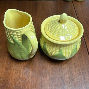 Vintage Shawnee USA Corn Creamer and Sugar Bowl Set